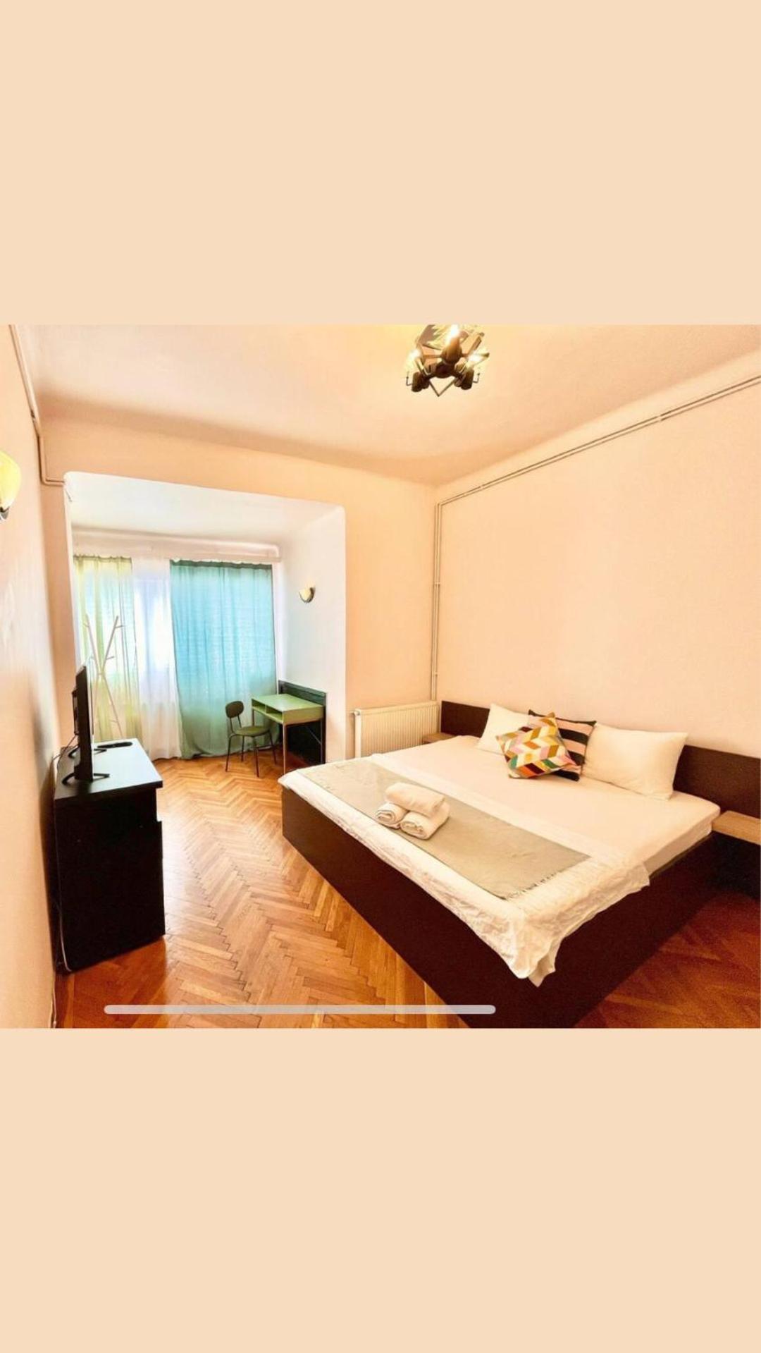 בוקרשט Downtown Unirii Square Private Economy Rooms With Shared Amenities מראה חיצוני תמונה